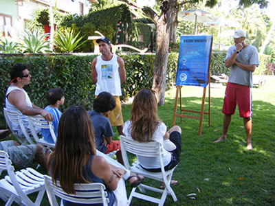 Rota Tropical realiza palestra antes da saÃda ao mar Palestra antes do passeio