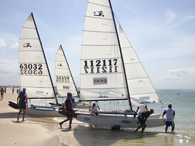 Velejadores no Brascat 2010 em Morro de São Paulo Velejadores se preparam para o inÃcio do campeonato