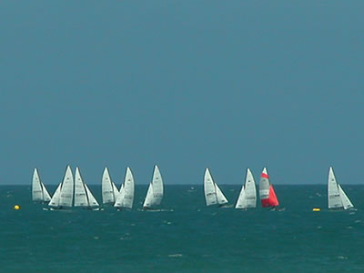 Campeonato Brasileiro de Hobie Cat 2010 (Brascat) O mar da Gamboa ficou mais bonito com os barcos do Brascat 2010