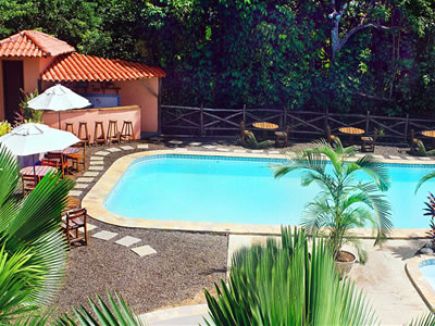 Área externa da pousada Casarão - Morro de São Paulo Área do jardim com piscina