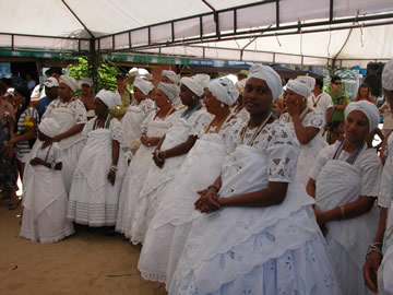 Baianas Baianas esperando o início da celebração
