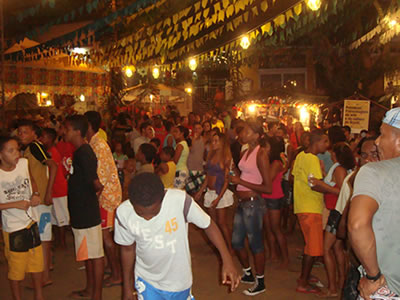 Comunidade e turistas prestigiam a festa Comunidade e turistas prestigiam a festa em Morro