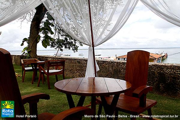 Mesa ao ar livre - Portaló - Morro de São Paulo